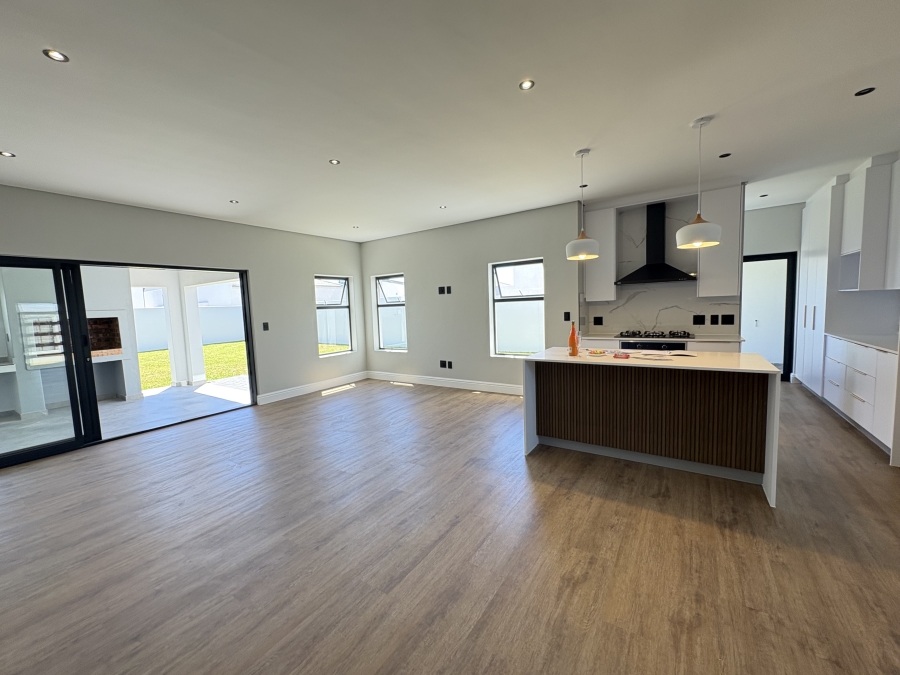 4 Bedroom Property for Sale in Sandown Western Cape